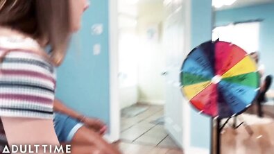 Три молодых студентки устроили лесбийский разврат и вылизали друг друга как следует