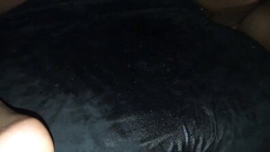 Толстожопую негритянку натянули на большой белый член от первого лица